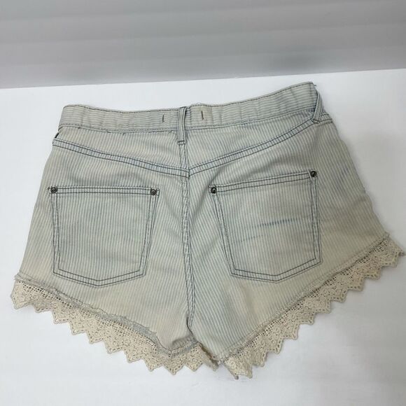 Free People Railroad Striped Denim Jean Shorts With Crochet Hem Size 27 - Picture 9 of 16